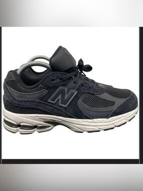 New Balance 2002R Sneakers